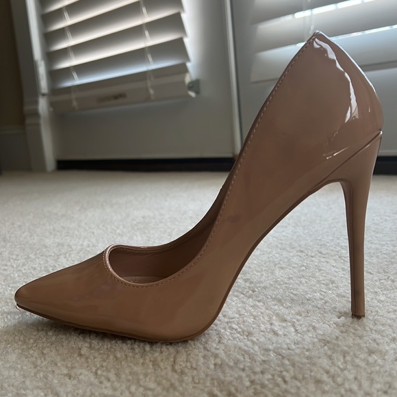 Bella Marie Shoes - 🖤Pick 6/$25 Bella Marie Nude Heel - Size 8.5
